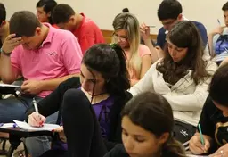 Concurso federal abre 75 vagas com salários de até R$ 18 mil; veja edital